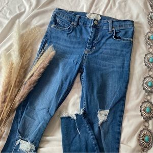 Free People Skinny Jeans Busted Knee Raw Hem Distressed Size 25 Mom Jeans